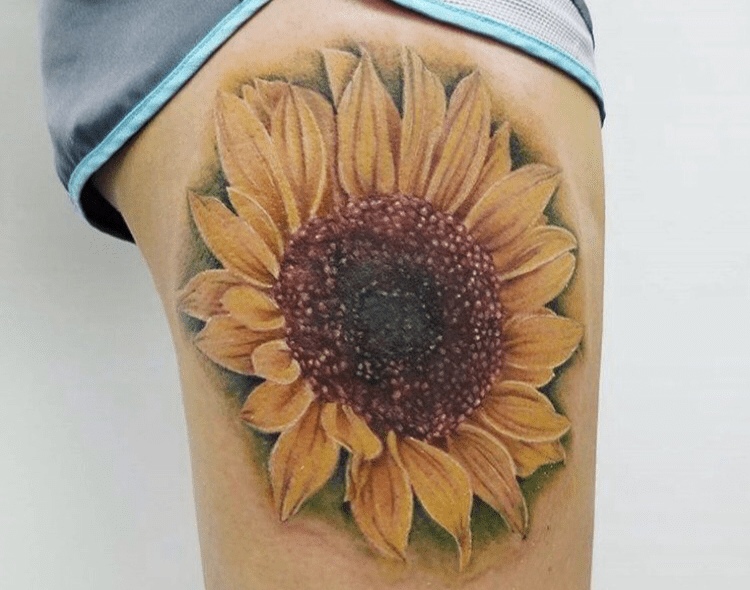 Tattoo Ink - Stockholm - Sunflower outline, thin lines by @patriciagea .  Boka tid: ✉️ patricia.gea@gmail.com ✉️ studio@tattooink.se . Tattoo ink:  Frejgatan 58, Odenplan Stockholm Vi ses! | Facebook